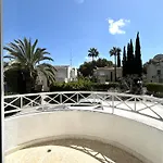 فيلة Alkyoni *